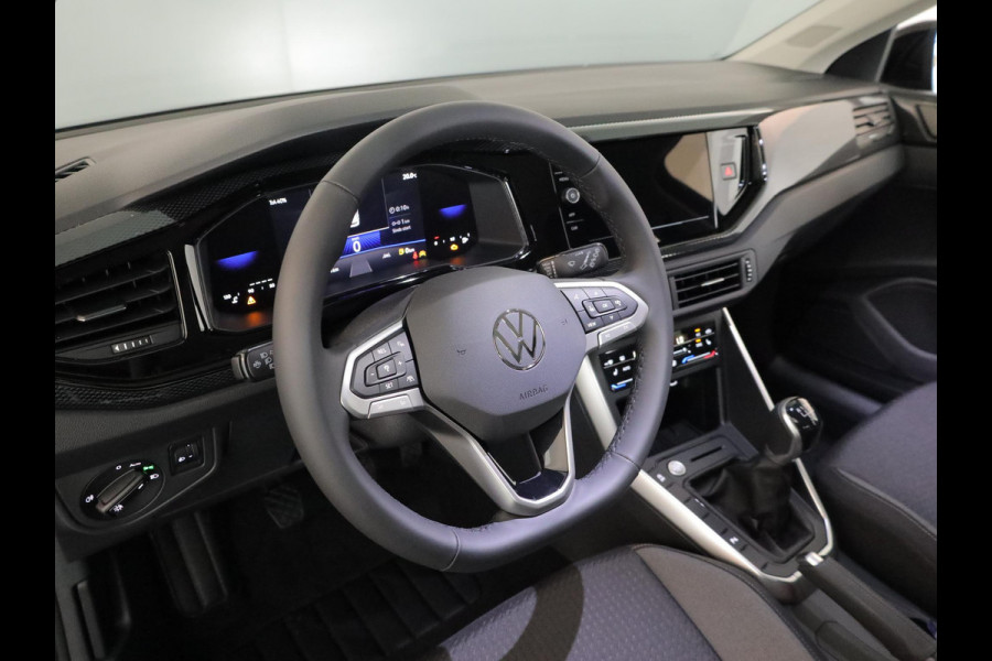 Volkswagen Taigo Life Edition 1.0 TSI 95 PK 5 versn. Hand | Climatronic | Trekhaak | Stoelverwarming | Camera |
