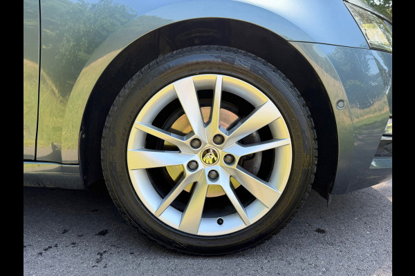 Škoda Octavia Combi 1.0 TSI Greentech Style Business | Lederbekleding + Canton + Automaat Nu € 8.975,-!!!