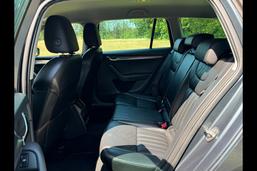 Škoda Octavia Combi 1.0 TSI Greentech Style Business | Lederbekleding + Canton + Automaat Nu € 8.975,-!!!
