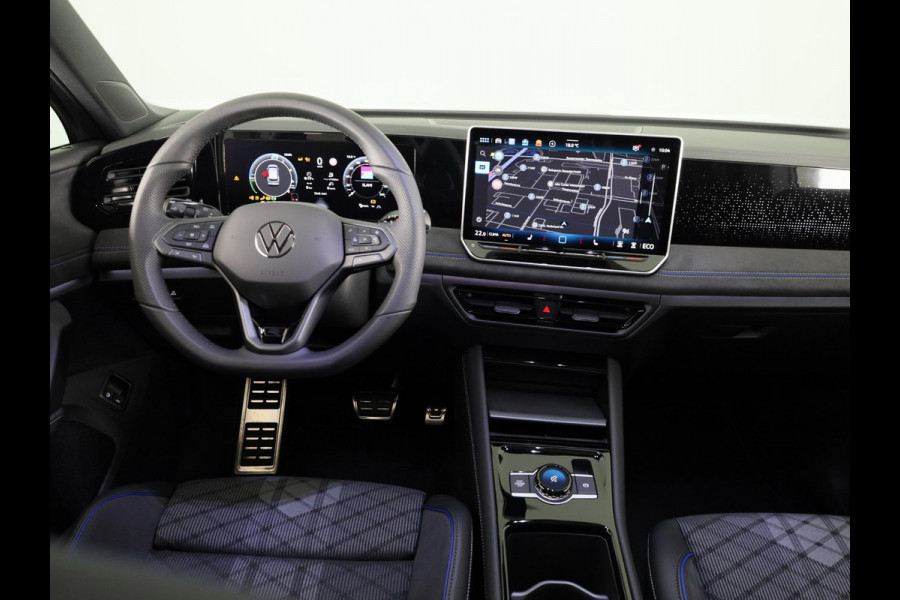 Volkswagen Tiguan R-Line Edition 1.5 eHybrid 204 PK DSG | 20" LM | Black Style | Stoel & stuurverwarming |  Trekhaak |