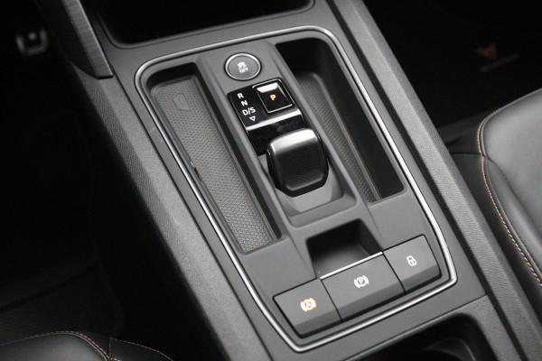 CUPRA Formentor 1.4 e-Hybrid 245 PK VZ Copper Edition PHEV, Panoramadak, Leder, Stuur-Startknop, 360 Camera, Winterpakket