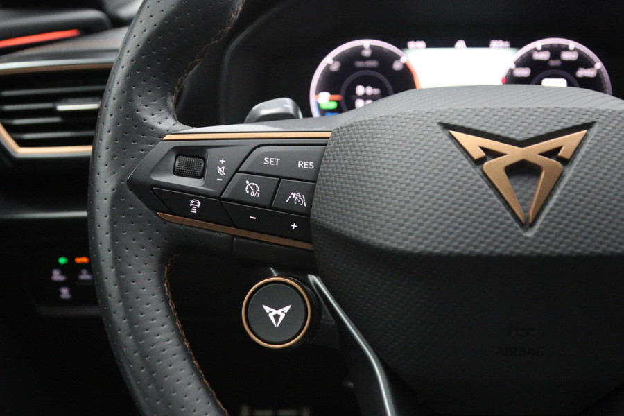 CUPRA Formentor 1.4 e-Hybrid 245 PK VZ Copper Edition PHEV, Panoramadak, Leder, Stuur-Startknop, 360 Camera, Winterpakket