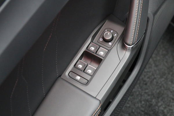 CUPRA Formentor 1.4 e-Hybrid 245 PK VZ Copper Edition PHEV, Panoramadak, Leder, Stuur-Startknop, 360 Camera, Winterpakket
