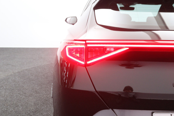 CUPRA Formentor 1.4 e-Hybrid 245 PK VZ Copper Edition PHEV, Panoramadak, Leder, Stuur-Startknop, 360 Camera, Winterpakket