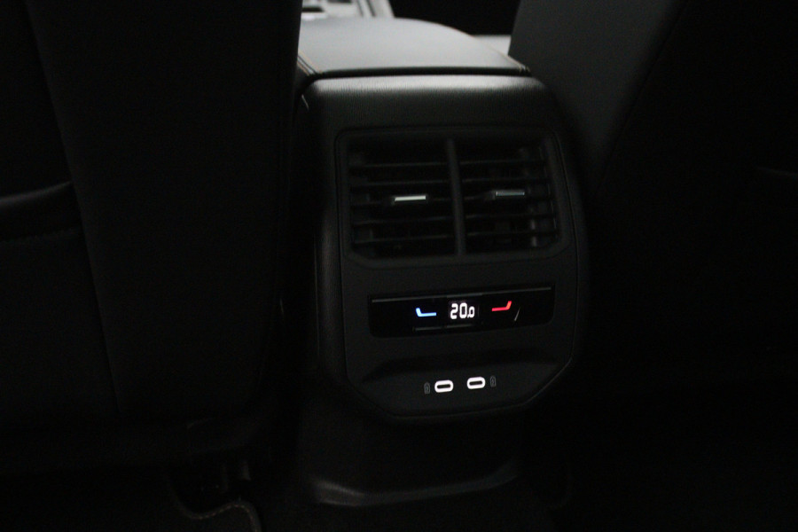 CUPRA Formentor 1.4 e-Hybrid 245 PK VZ Copper Edition PHEV, Panoramadak, Leder, Stuur-Startknop, 360 Camera, Winterpakket