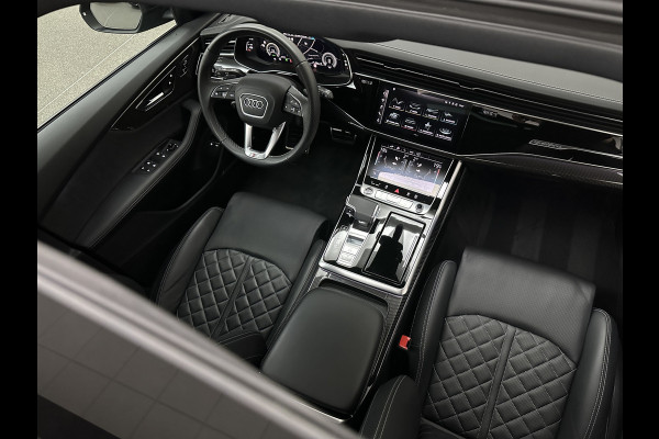 Audi Q8 60e 462PK Competition Plus | #RS-Seats | Carbon | B&O | 360 Camera | ACC | Panorama | Valcona Leder | 23" Audi Sport | Luchtvering | Keyless-Entry | Tour-Pakket | Lane & Side assist | Bovag Garantie.