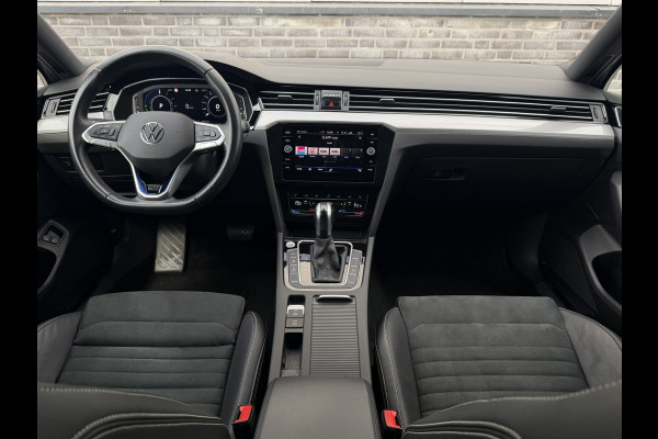 Volkswagen Passat Variant 1.4 TSI PHEV GTE Business | Pano | Elek. Trekhaak | Carplay | LED | Camera | Navi | Alcantara