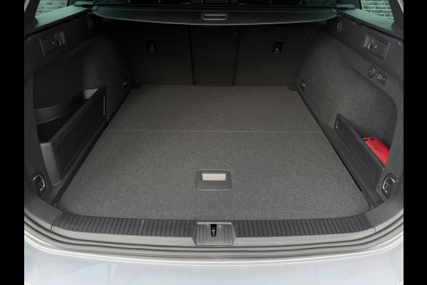 Volkswagen Passat Variant 1.4 TSI PHEV GTE Business | Pano | Elek. Trekhaak | Carplay | LED | Camera | Navi | Alcantara