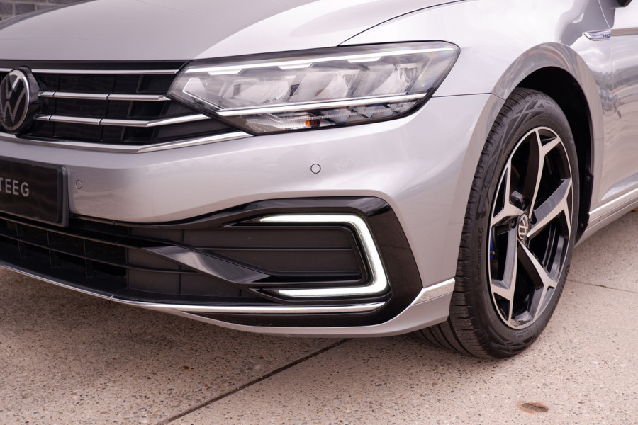Volkswagen Passat Variant 1.4 TSI PHEV GTE Business | Pano | Elek. Trekhaak | Carplay | LED | Camera | Navi | Alcantara