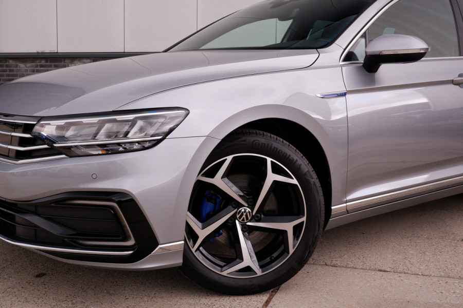 Volkswagen Passat Variant 1.4 TSI PHEV GTE Business | Pano | Elek. Trekhaak | Carplay | LED | Camera | Navi | Alcantara