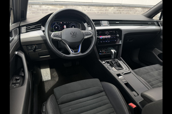 Volkswagen Passat Variant 1.4 TSI PHEV GTE Business | Pano | Elek. Trekhaak | Carplay | LED | Camera | Navi | Alcantara