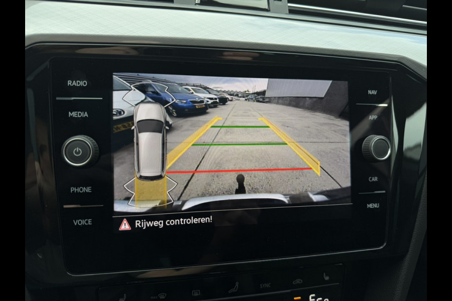 Volkswagen Passat Variant 1.4 TSI PHEV GTE Business | Pano | Elek. Trekhaak | Carplay | LED | Camera | Navi | Alcantara