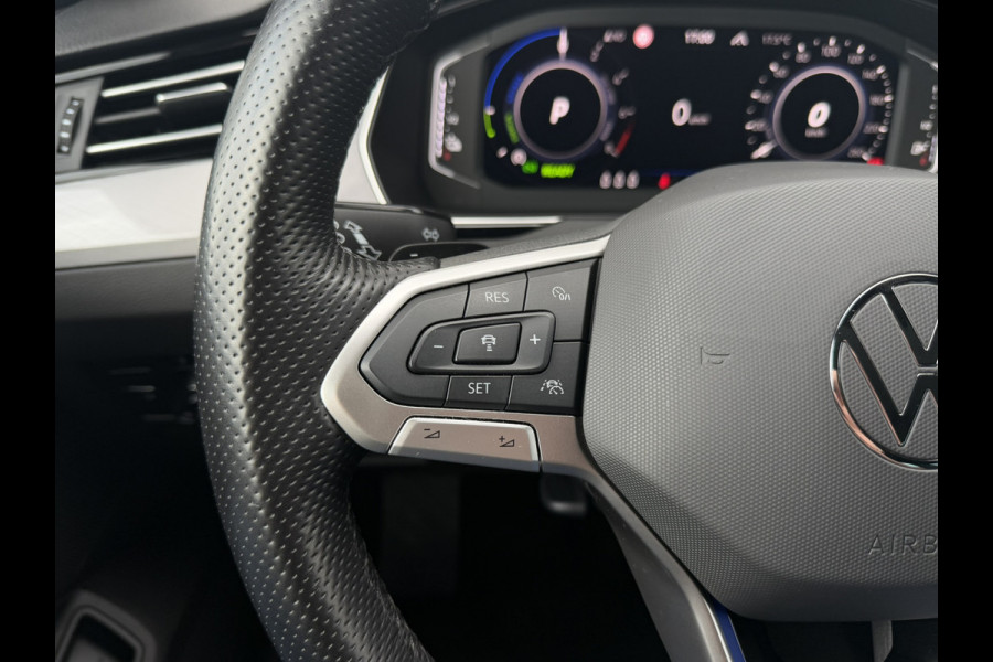 Volkswagen Passat Variant 1.4 TSI PHEV GTE Business | Pano | Elek. Trekhaak | Carplay | LED | Camera | Navi | Alcantara