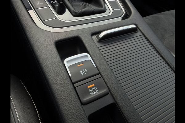 Volkswagen Passat Variant 1.4 TSI PHEV GTE Business | Pano | Elek. Trekhaak | Carplay | LED | Camera | Navi | Alcantara