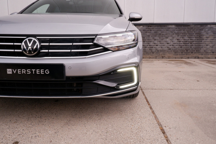 Volkswagen Passat Variant 1.4 TSI PHEV GTE Business | Pano | Elek. Trekhaak | Carplay | LED | Camera | Navi | Alcantara