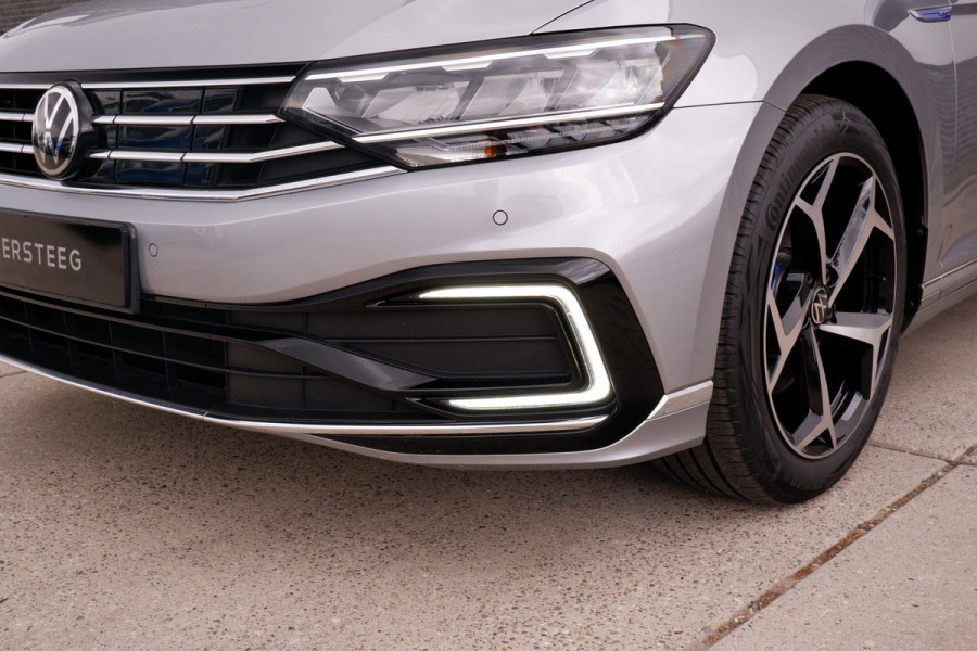 Volkswagen Passat Variant 1.4 TSI PHEV GTE Business | Pano | Elek. Trekhaak | Carplay | LED | Camera | Navi | Alcantara