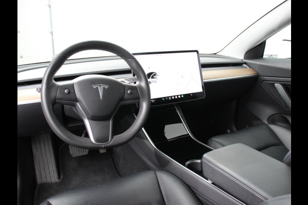 Tesla Model 3 Long Range AWD 75 kWh Navigatie Panorama dak 360 camera Parkeersensoren Stoelverwarming 19" lichtmetalen velgen Ledverlichting Leder Climate Control