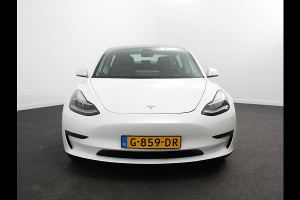 Tesla Model 3 Long Range AWD 75 kWh Navigatie Panorama dak 360 camera Parkeersensoren Stoelverwarming 19" lichtmetalen velgen Ledverlichting Leder Climate Control
