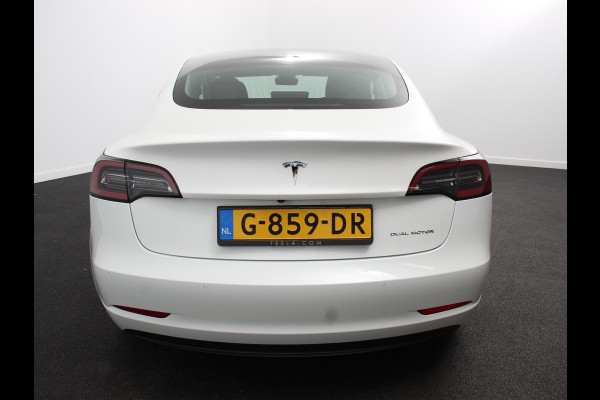 Tesla Model 3 Long Range AWD 75 kWh Navigatie Panorama dak 360 camera Parkeersensoren Stoelverwarming 19" lichtmetalen velgen Ledverlichting Leder Climate Control