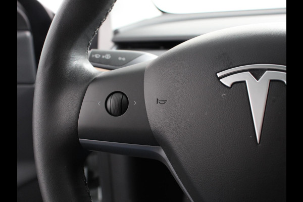 Tesla Model 3 Long Range AWD 75 kWh Navigatie Panorama dak 360 camera Parkeersensoren Stoelverwarming 19" lichtmetalen velgen Ledverlichting Leder Climate Control