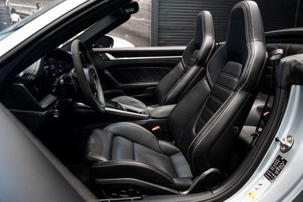 Porsche 911 Cabrio 3.8 Turbo S *Aero-kit / Keramisch / Vierwielbesturing / BOSE / In- Exterieur Carbon / PASM*
