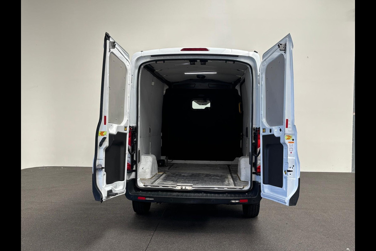 Ford Transit 310 2.0 TDCI L2H2 Trend 130PK Airco Cruise Control Stoelverwarming Verwarmbare voorruit Parkeersensoren Elektrische verstelbare voorstoel