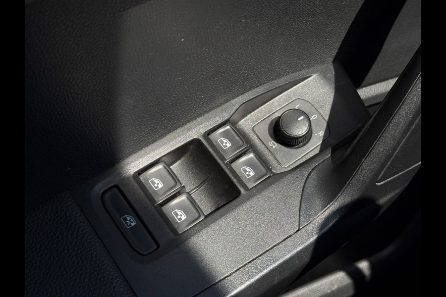 Seat Arona 1.0 TSI Style Business Intense | Navi, Carplay/Android, Trekhaak, Climate, PDC, Cruise, El. Spiegels/Ramen |