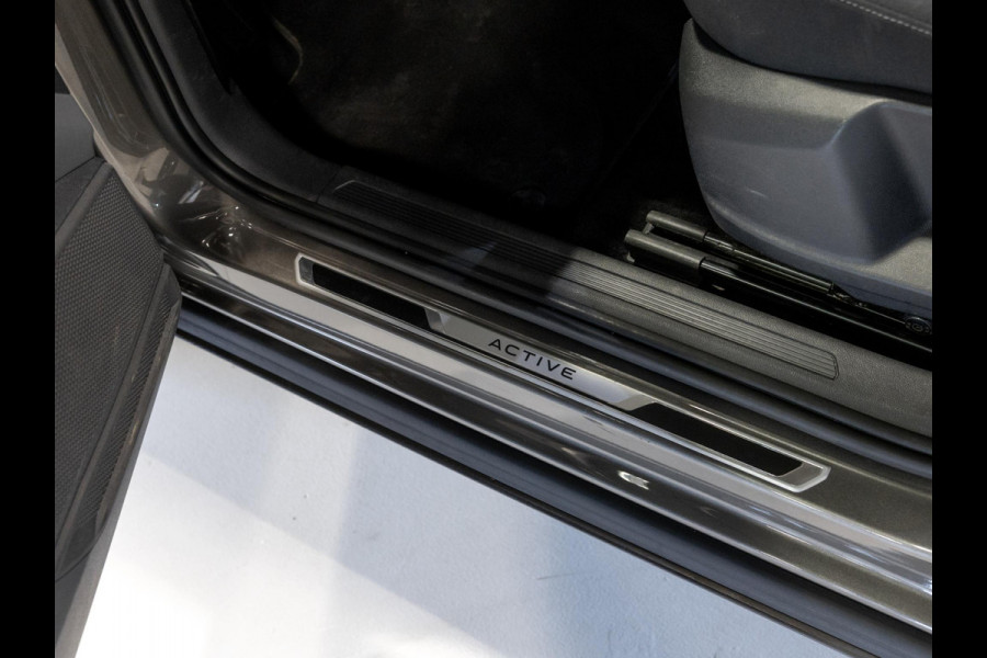 Volkswagen T-Cross 1.0 TSI Life Business / 110pk / Achteruitrij camera / Dodehoek herkenning /