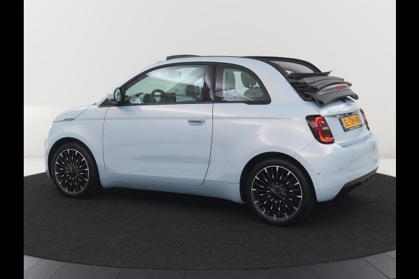 Fiat 500 Cabrio Icon 42 kWh | SOH 90,5 | 3 Fase | Adaptive cruise | Camera | Carplay | DAB | Climate control | Stoelverwarming | Navi. Full map |
