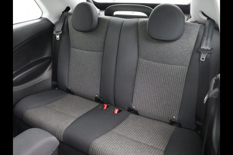 Fiat 500 Cabrio Icon 42 kWh | SOH 90,5 | 3 Fase | Adaptive cruise | Camera | Carplay | DAB | Climate control | Stoelverwarming | Navi. Full map |