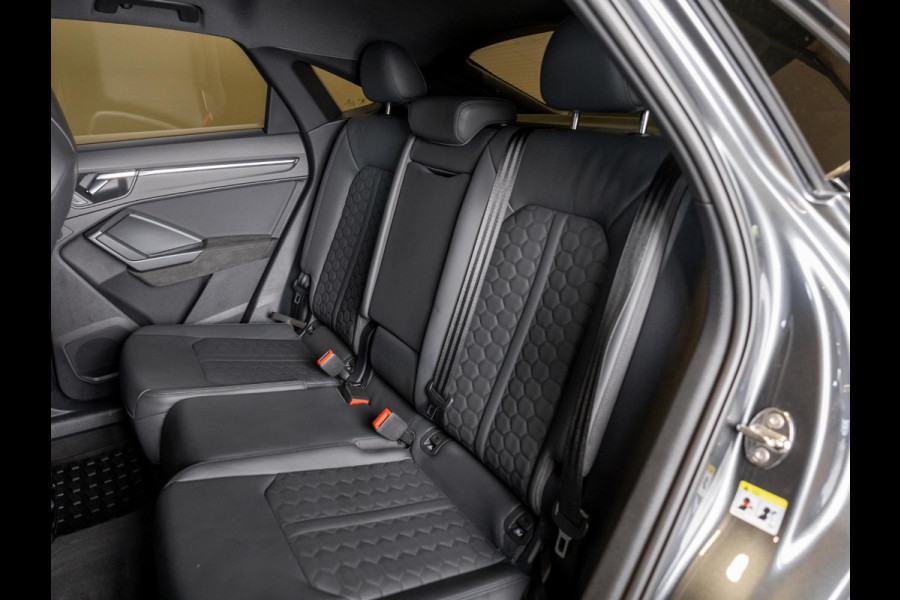 Audi Q3 Sportback TFSI RS / 400pk / Panorama dak / Keramische remschijven / RS Sportuitlaat /