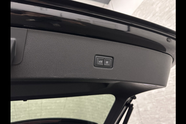 Audi Q8 60e 462PK Competition Plus | #RS-Seats | Carbon | B&O | 360 Camera | ACC | Panorama | Valcona Leder | 23" Audi Sport | Luchtvering | Keyless-Entry | Tour-Pakket | Lane & Side assist | Bovag Garantie.