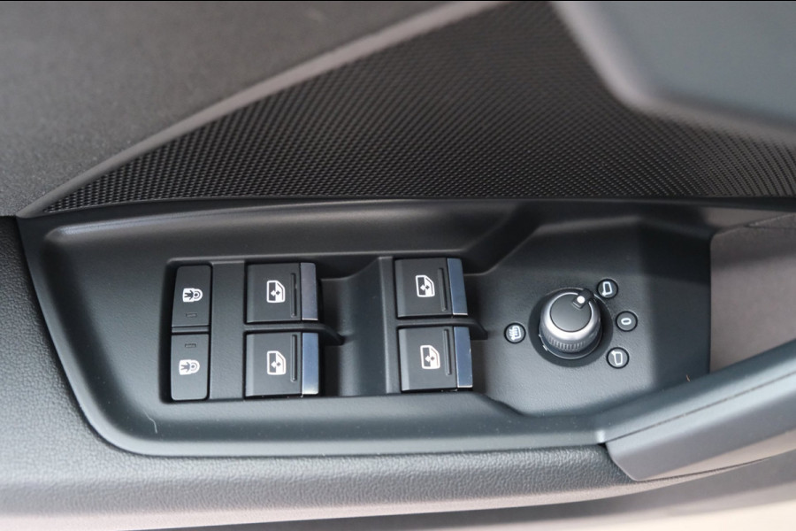 Audi A3 Limousine 30 TFSI Pro Line Automaat - N.A.P. Airco, Cruise, Virtual display, Carplay.