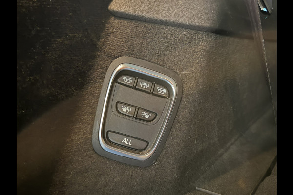 Renault Espace 1.8 TCe Initiale Paris 7P.|Trekhaak|Pano|Head-Up|Adaptieve Cruise|Camera|Lane Assist|Leder|Rijklaar