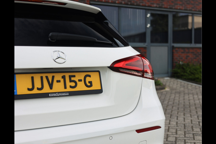 Mercedes-Benz A-Klasse 250 e AMG Line | Pano - Camera - ACC