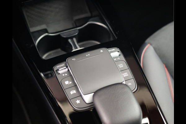 Mercedes-Benz A-Klasse 250 e AMG Line | Pano - Camera - ACC