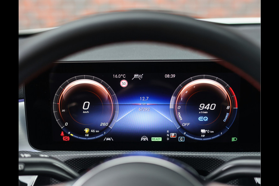 Mercedes-Benz A-Klasse 250 e AMG Line | Pano - Camera - ACC