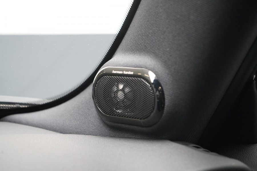 MINI John Cooper Works 2.0 S | Panoramadak | Carplay | Head-Up | H/K Sound | Black pack | Stoelverwarming