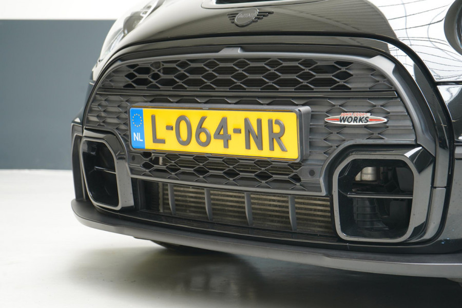 MINI John Cooper Works 2.0 S | Panoramadak | Carplay | Head-Up | H/K Sound | Black pack | Stoelverwarming