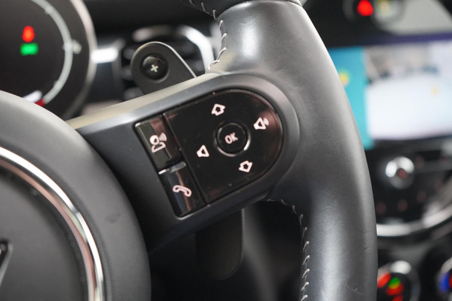 MINI John Cooper Works 2.0 S | Panoramadak | Carplay | Head-Up | H/K Sound | Black pack | Stoelverwarming