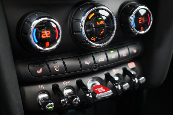 MINI John Cooper Works 2.0 S | Panoramadak | Carplay | Head-Up | H/K Sound | Black pack | Stoelverwarming