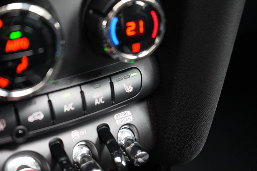 MINI John Cooper Works 2.0 S | Panoramadak | Carplay | Head-Up | H/K Sound | Black pack | Stoelverwarming