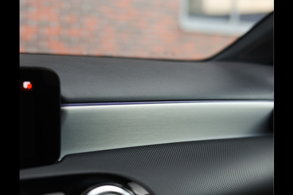 Mercedes-Benz A-Klasse 250 e AMG Line | Pano - Camera - ACC