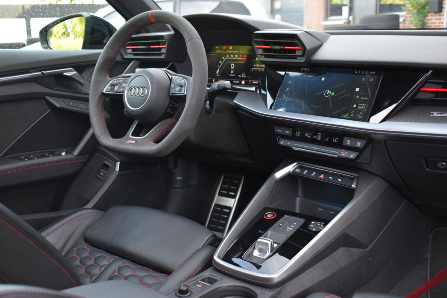 Audi A3 Sportback 2.5 TFSI RS 3 quattro HUD Pano Massage Keyless B&O Lane