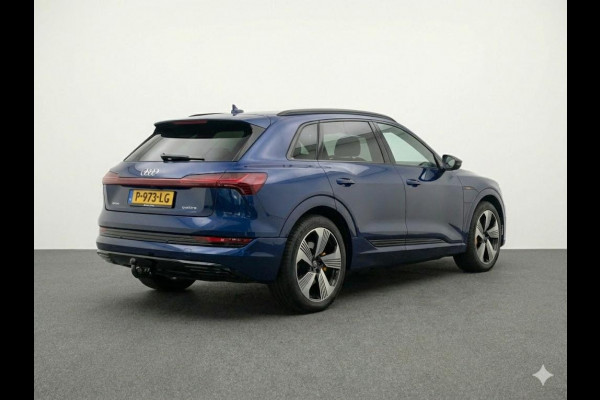 Audi e-tron 50 quattro S edition 71 kWh 313pk | Panoramadak | Adaptieve cruise controle | Lederen bekleding | Elektrisch verstelbare voorstoelen met geheugen | Head Up Display | Trekhaak