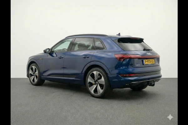 Audi e-tron 50 quattro S edition 71 kWh 313pk | Panoramadak | Adaptieve cruise controle | Lederen bekleding | Elektrisch verstelbare voorstoelen met geheugen | Head Up Display | Trekhaak