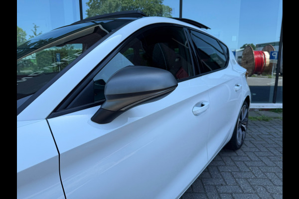 Seat Leon 1.5 eTSI FR Launch Edition - Pano/schuifdak - Navi - Climate - LED - Org.NL