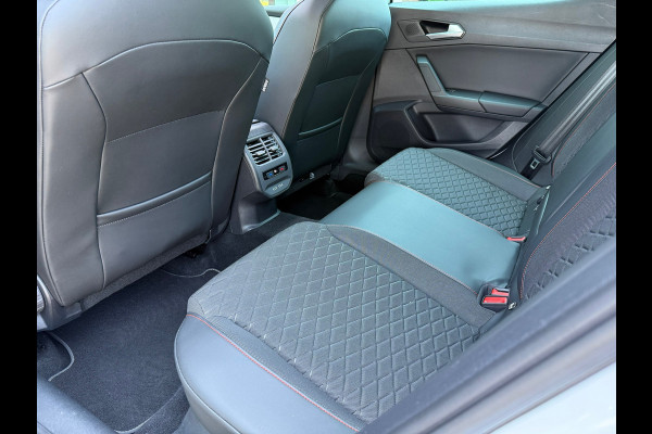Seat Leon 1.5 eTSI FR Launch Edition - Pano/schuifdak - Navi - Climate - LED - Org.NL