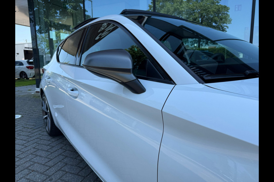 Seat Leon 1.5 eTSI FR Launch Edition - Pano/schuifdak - Navi - Climate - LED - Org.NL