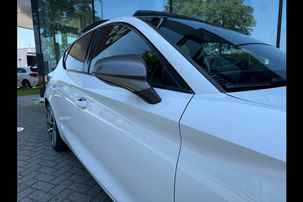 Seat Leon 1.5 eTSI FR Launch Edition - Pano/schuifdak - Navi - Climate - LED - Org.NL